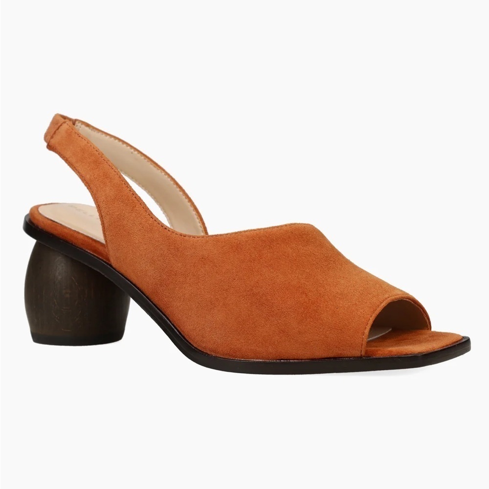 NWT Peele Moda Leevi Low Heel
